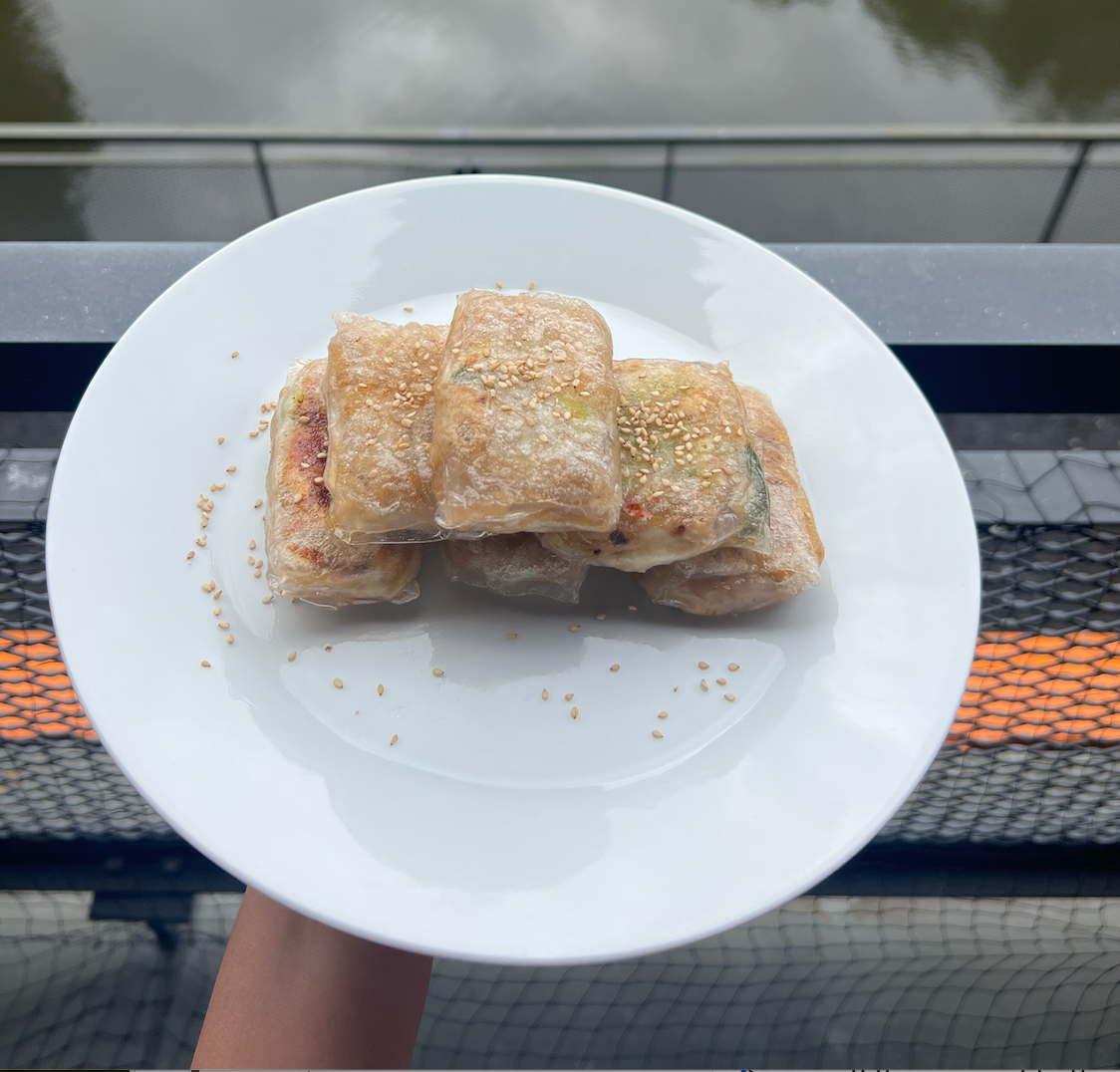 Crispy Rice Paper Rolls with Knife-Cut Noodles 🍚